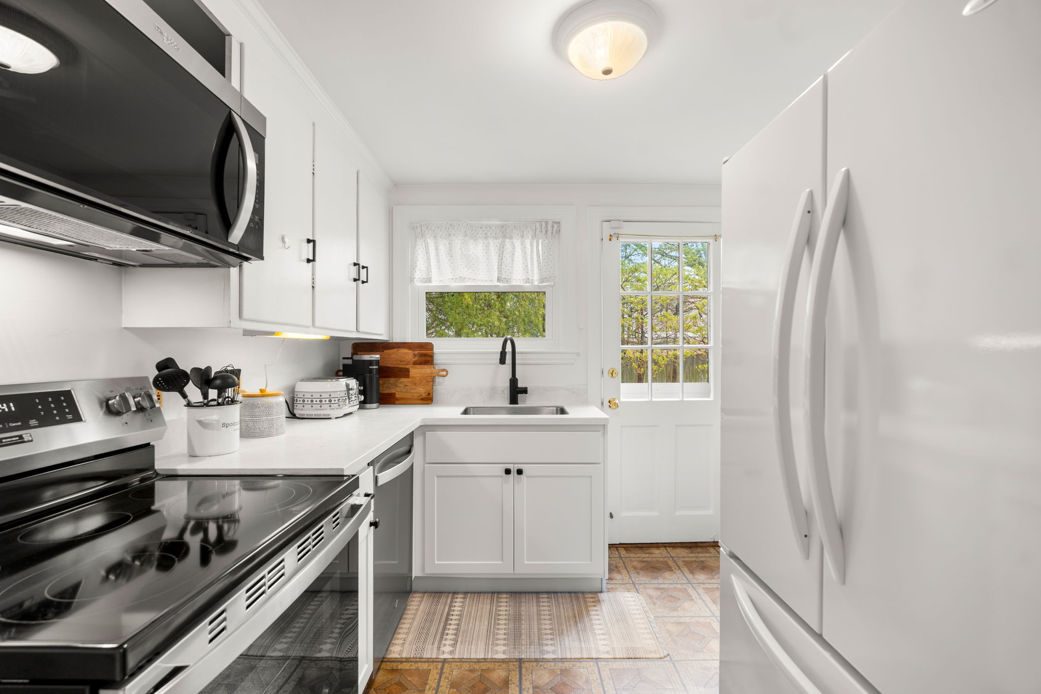 2 Girdler Rd, Marblehead, MA 01945, USA Photo 20