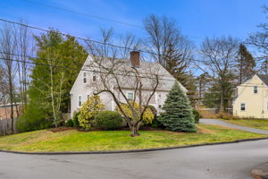 2 Girdler Rd, Marblehead, MA 01945, USA Photo 2