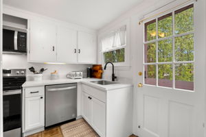 2 Girdler Rd, Marblehead, MA 01945, USA Photo 17