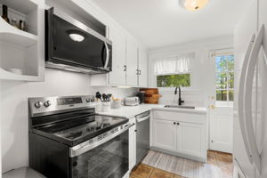 2 Girdler Rd, Marblehead, MA 01945, USA Photo 20