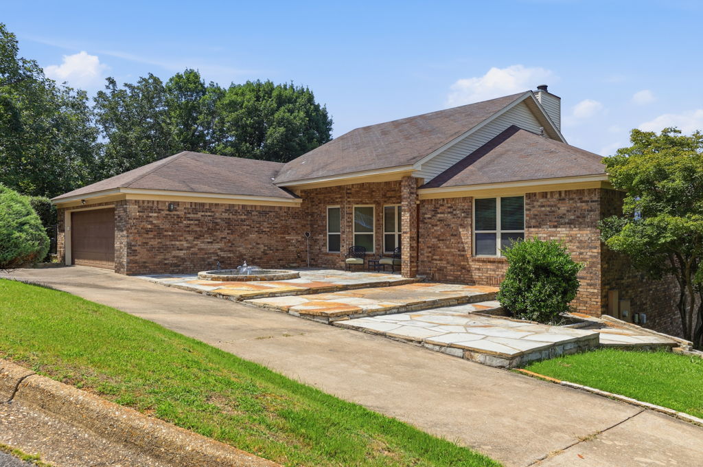 Residential real estate media in Little Rock, Arkansas by Avery & Bryant