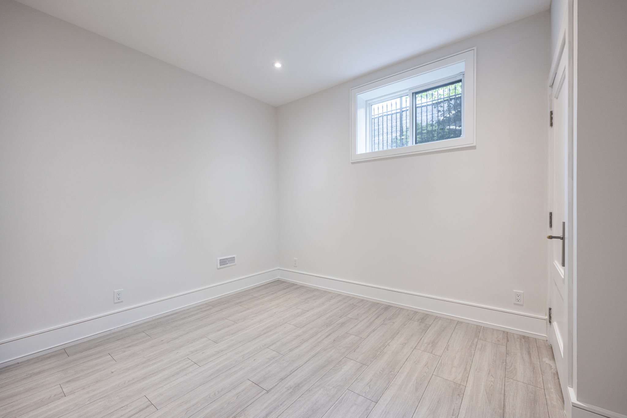 Toronto property showcase — delivered property photograph 15