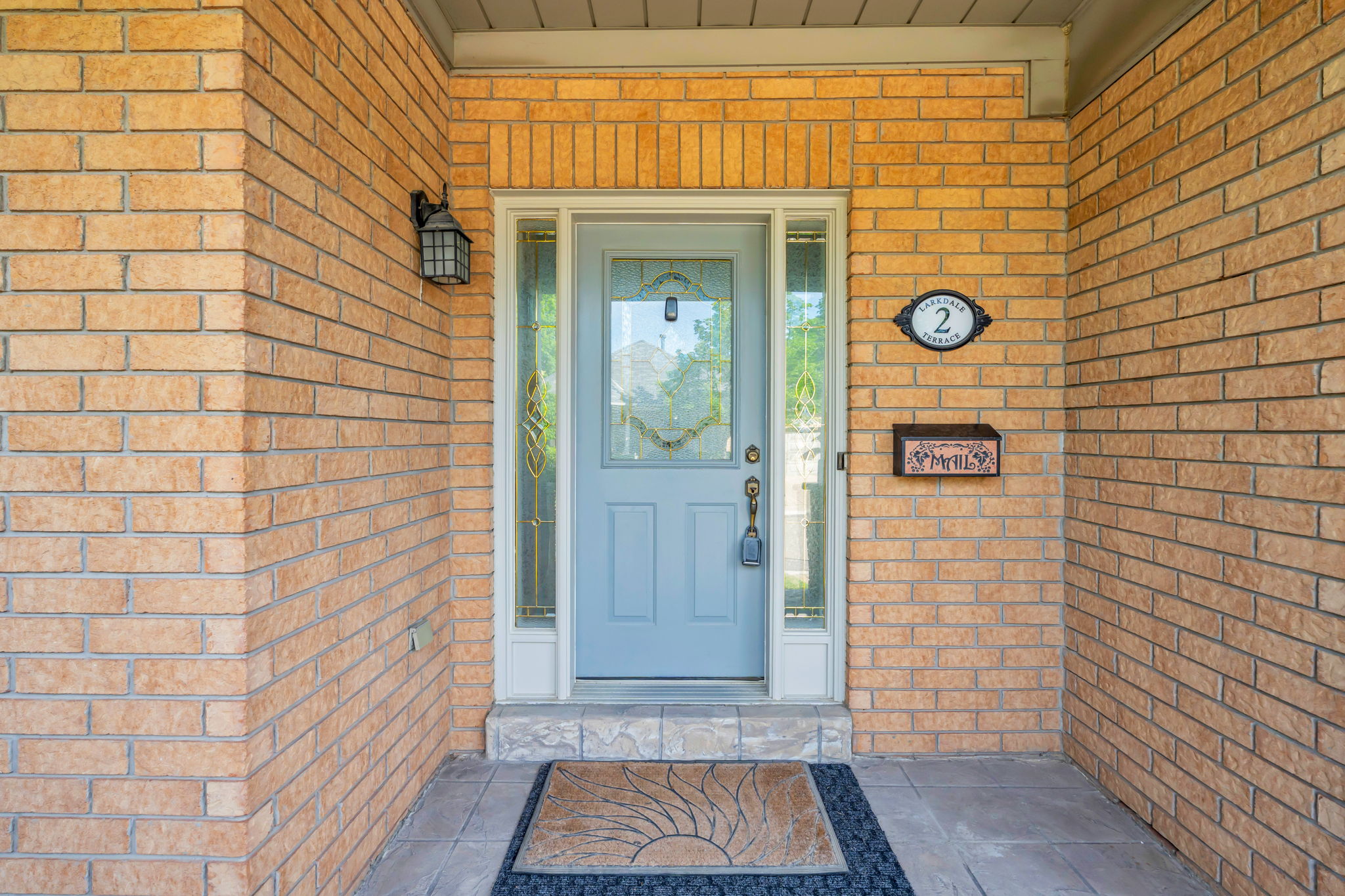 Front Porch/Entrance