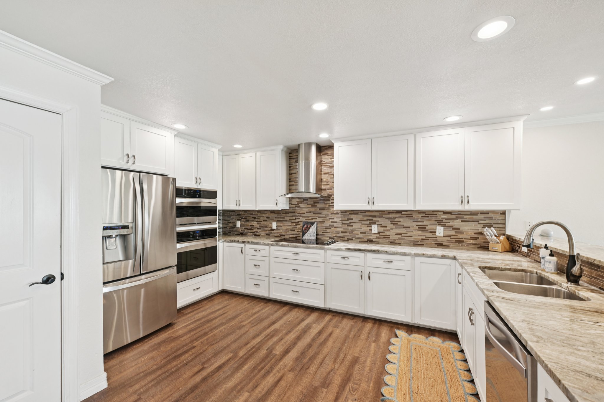 Mariner Village Dr-L1709-023.jpg