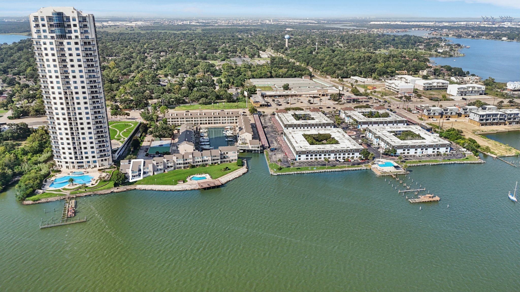 Mariner Village Dr-L1709-062.jpg