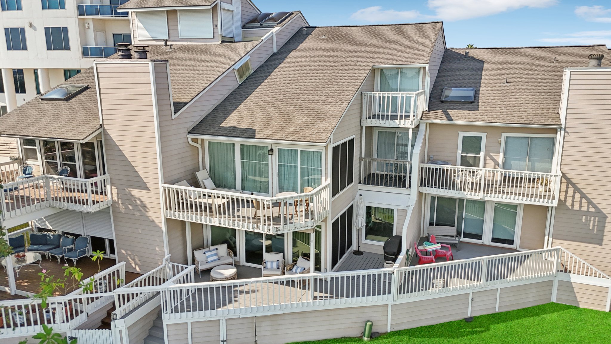 Mariner Village Dr-L1709-067.jpg