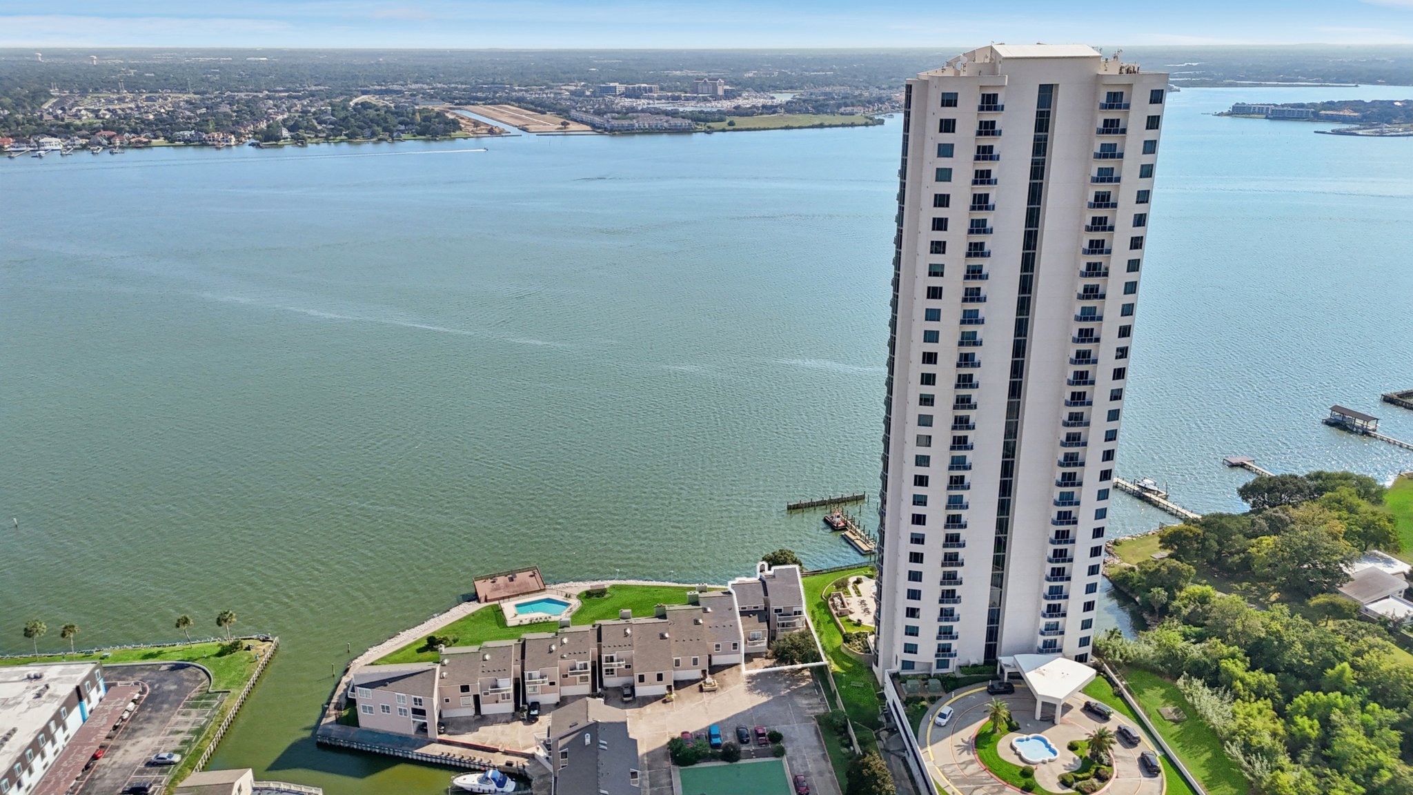 Mariner Village Dr-L1709-073.jpg