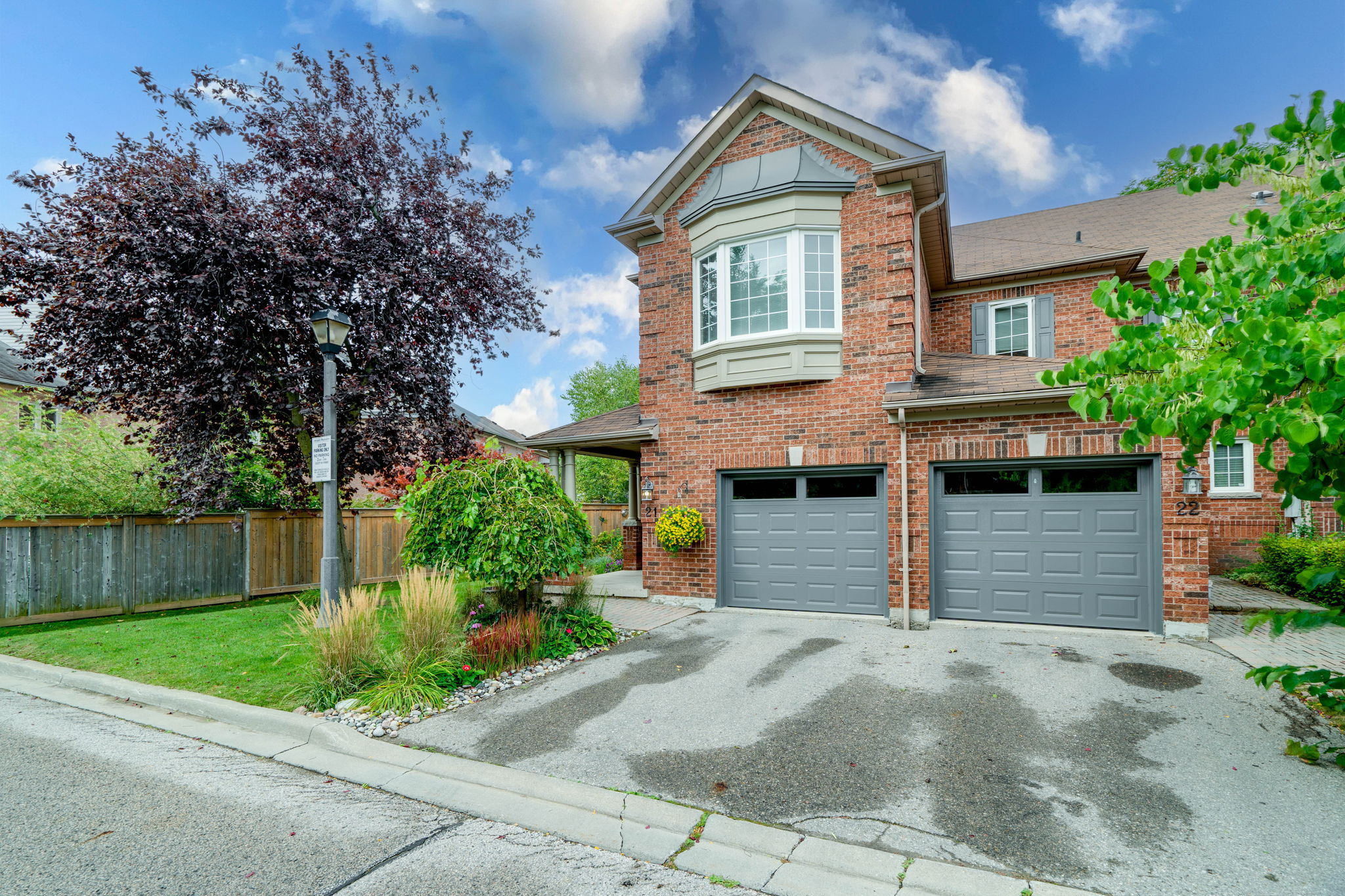 2 Mary Gapper Crescent Unit 21 Richmond Hill, ON L4C 7L8