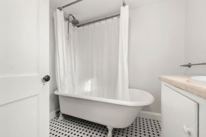 2 Noahs Hl Wy, Essex, MA 01929, USA Photo 45