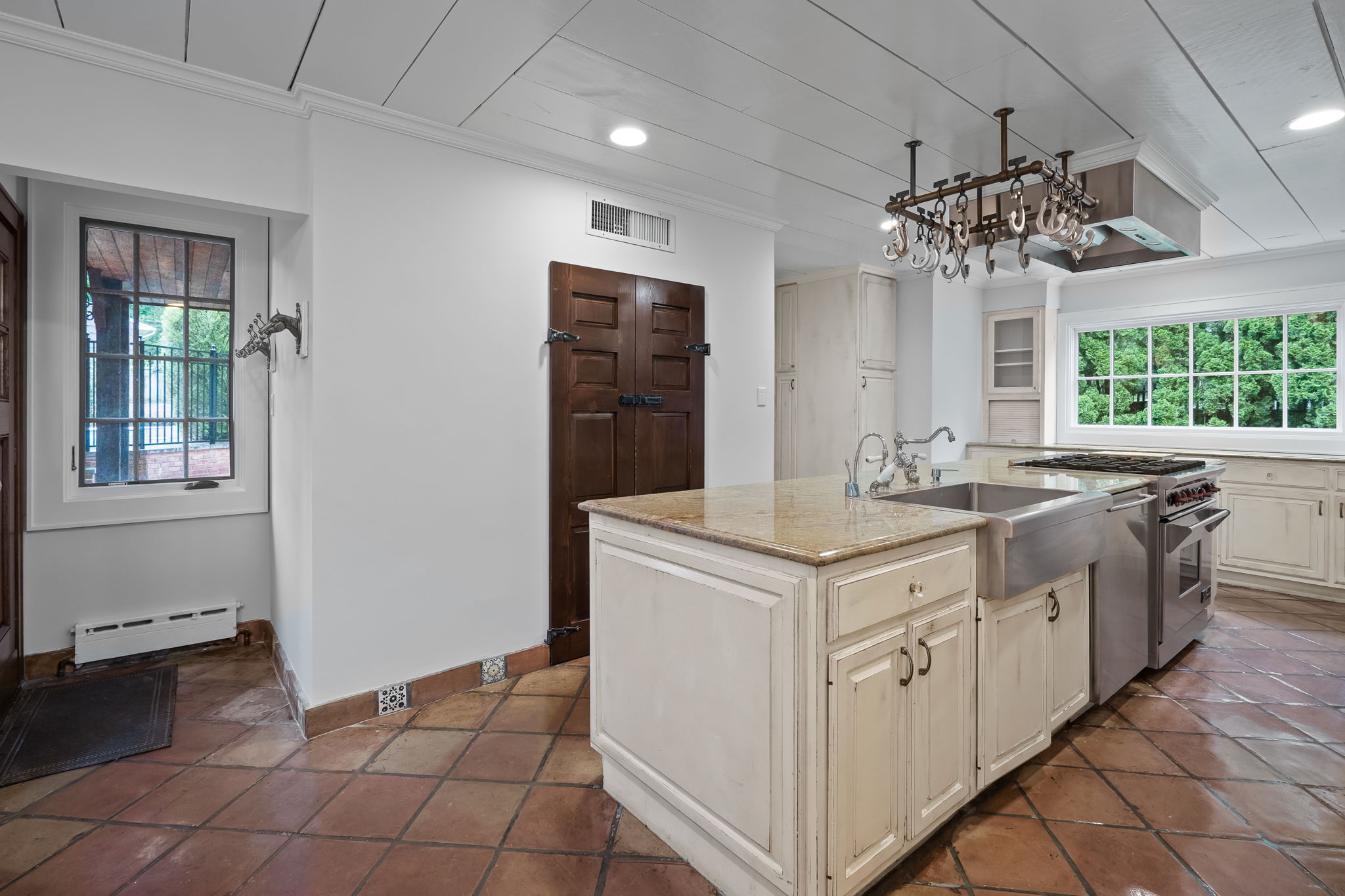  2 Prospect Road, Centerport, NY 11721, US Photo 18