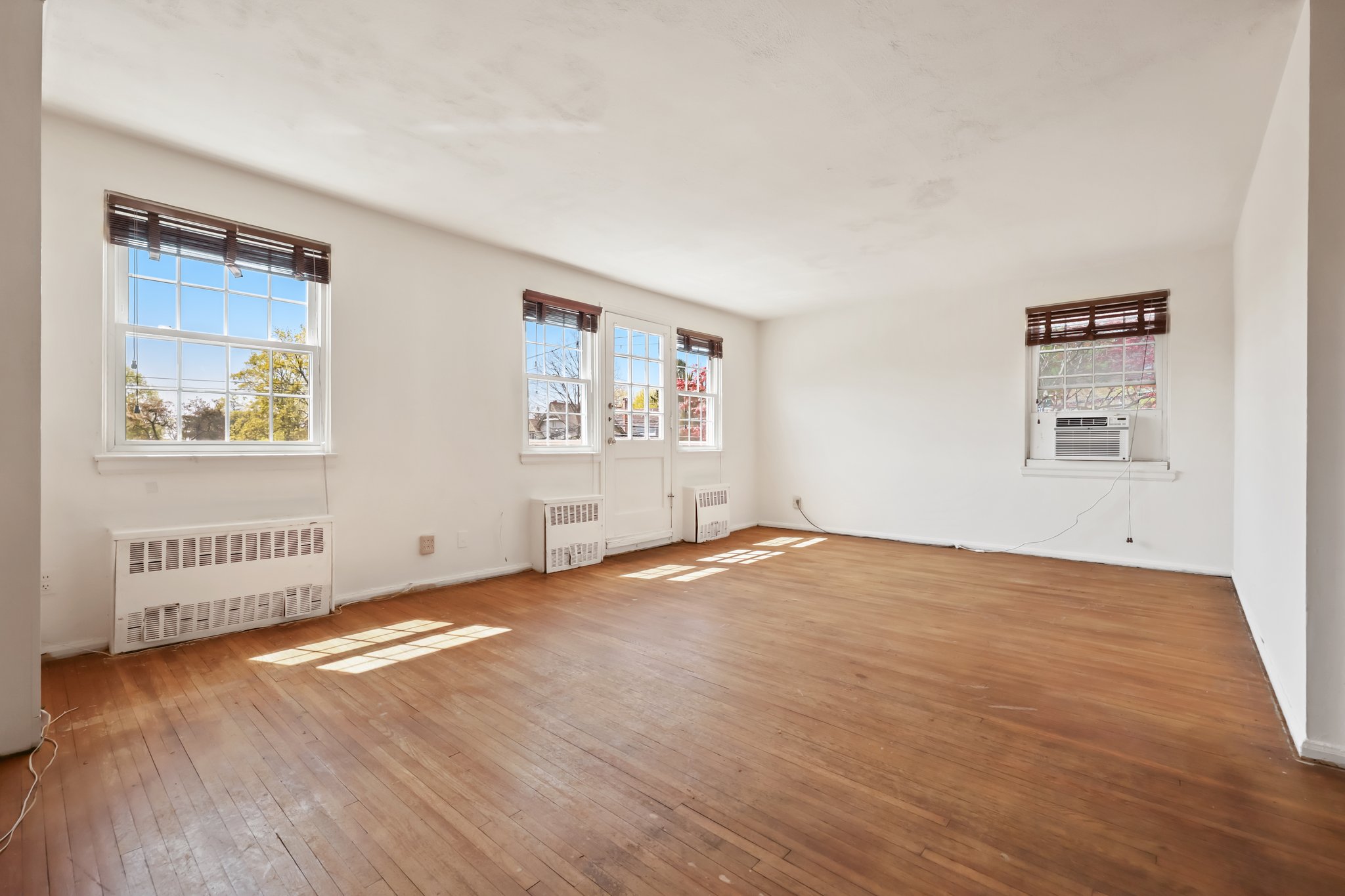 013 Living Room opens to balcony
