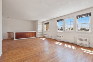 015 Living Room with built-ins