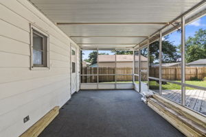 Screened-in Porch