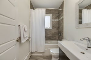  Photo 35