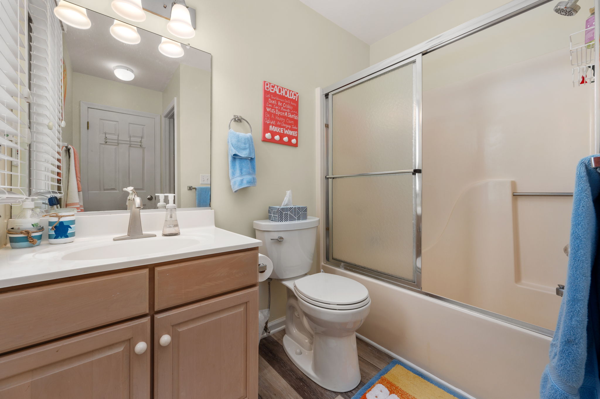 2-Sailfish-Rear-TL-Hall-Bath