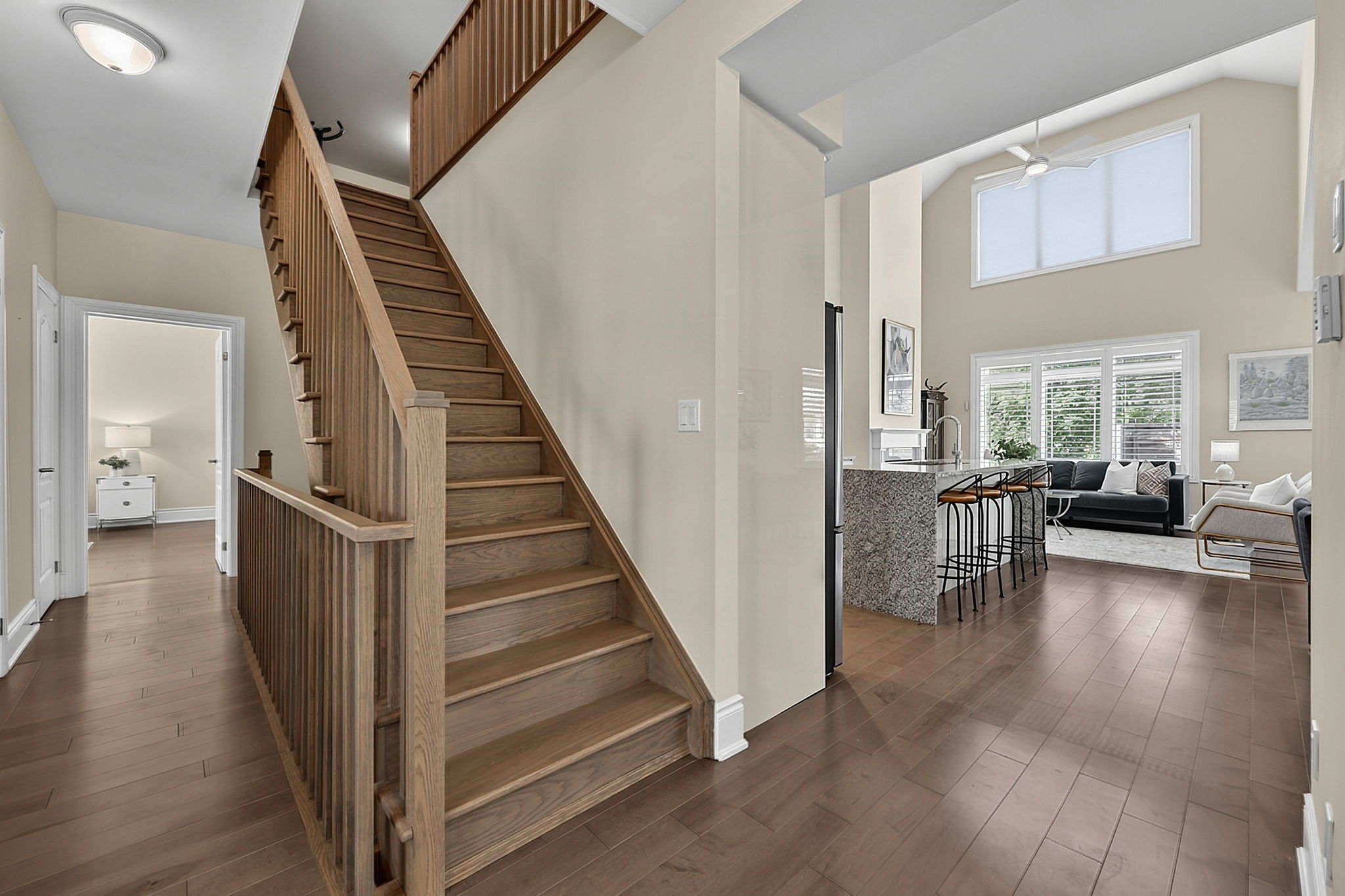  Photo 32