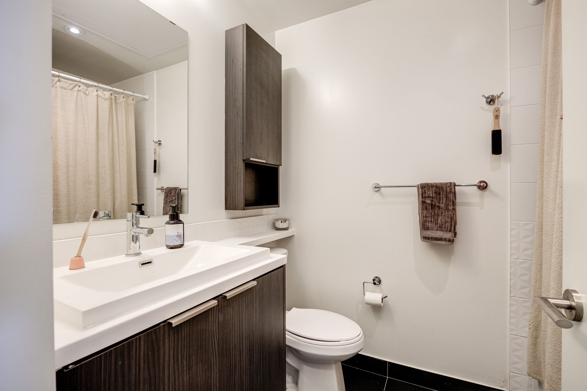Toronto property showcase — delivered property photograph 9