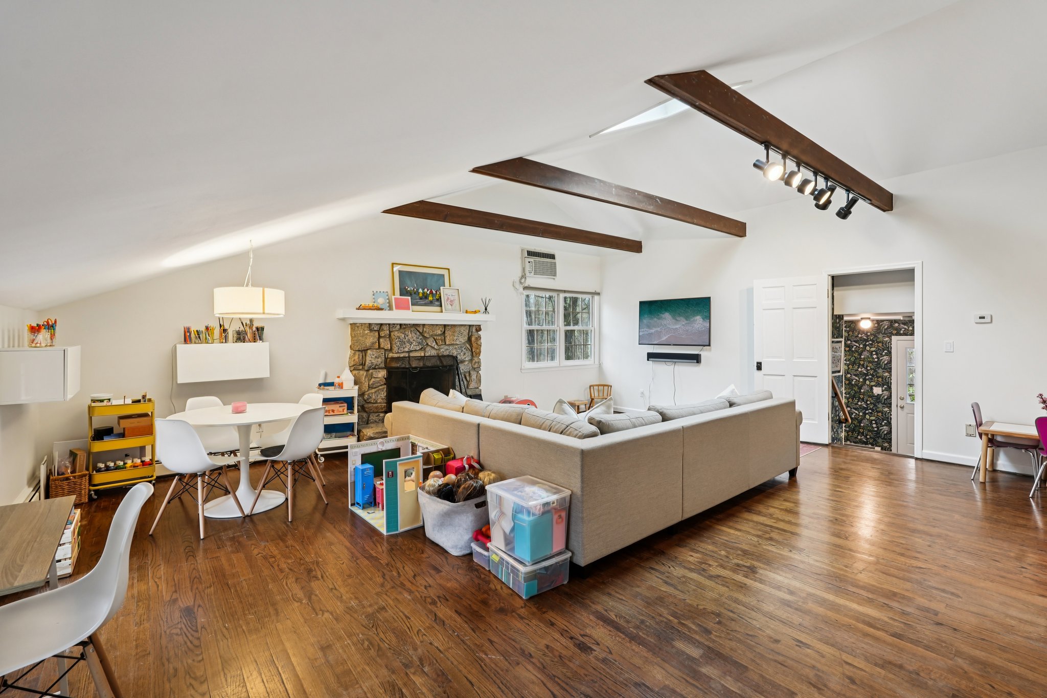 Southwind Dr-S1303-037.jpg