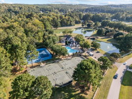 Neighborhood Amenities