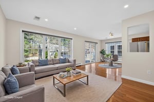 6G4A3381 virtually staged.jpeg