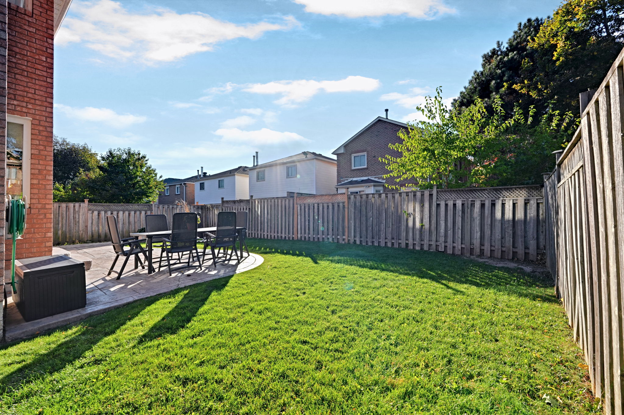 2 Thornbrook Ct Vaughan, ON L4J 7X6