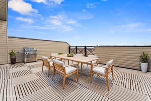 DSC04798 virtually staged.jpeg