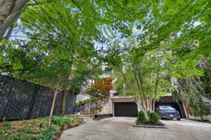 20 B Woodlawn Ave W, Toronto ON