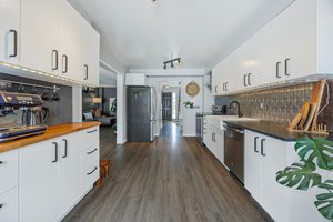  Photo 23