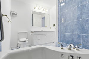 Primary Bedroom Suite V | Full Bath