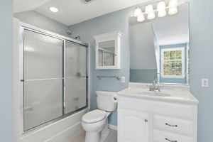 Bathroom 3 | Full Bath, Second Floor