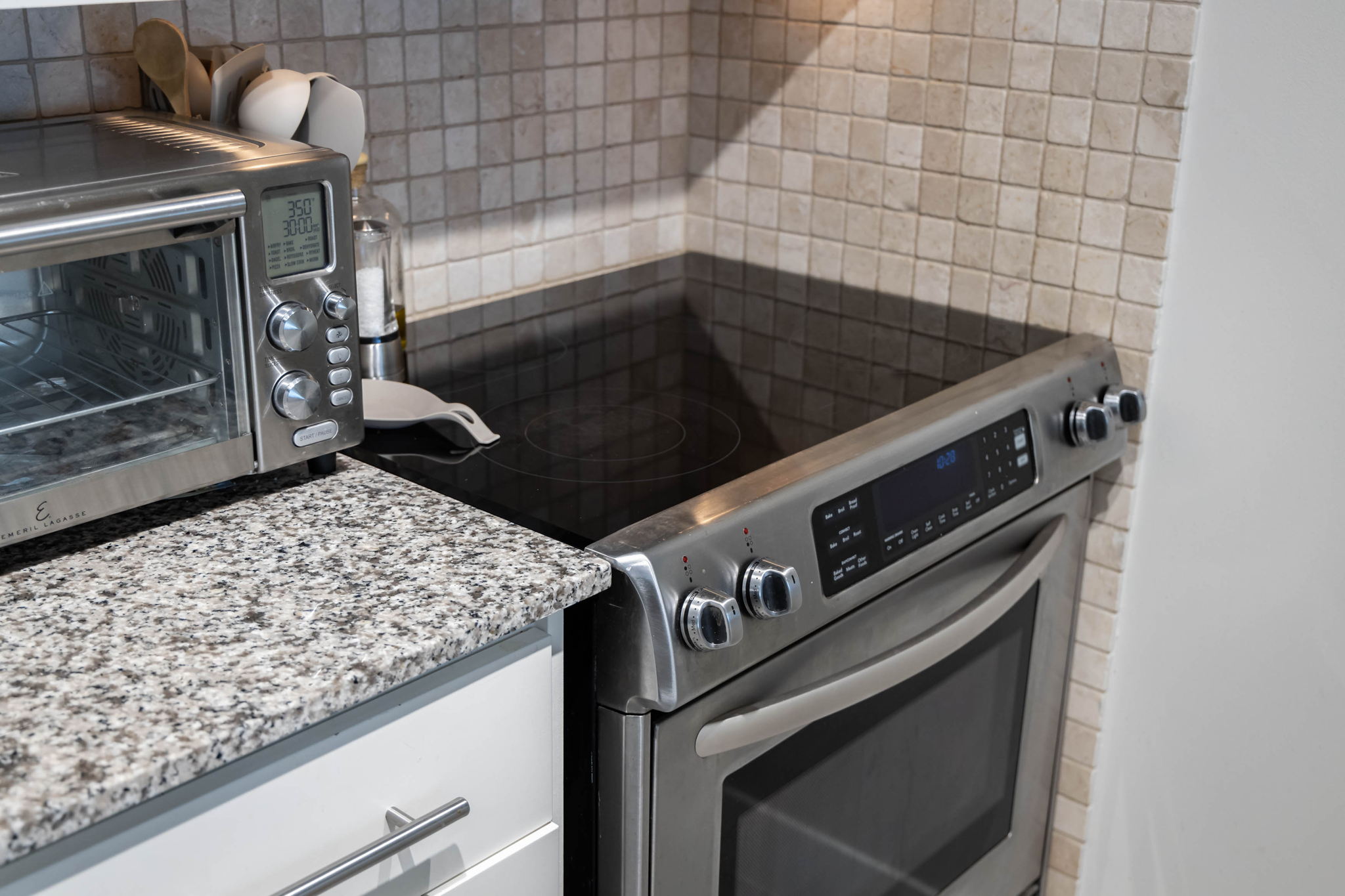 Toronto property showcase — delivered property photograph 26