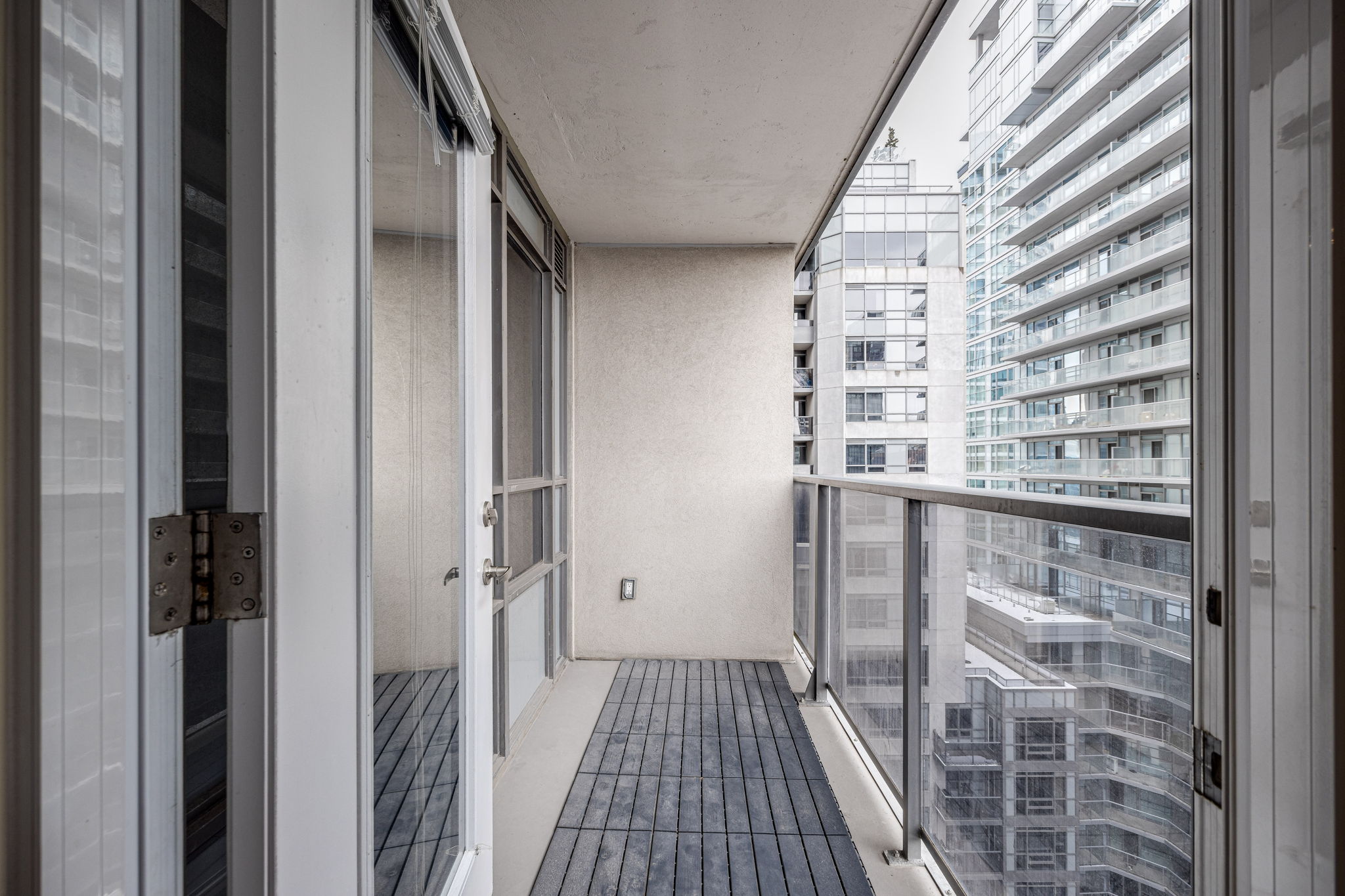 Toronto property showcase — delivered property photograph 19