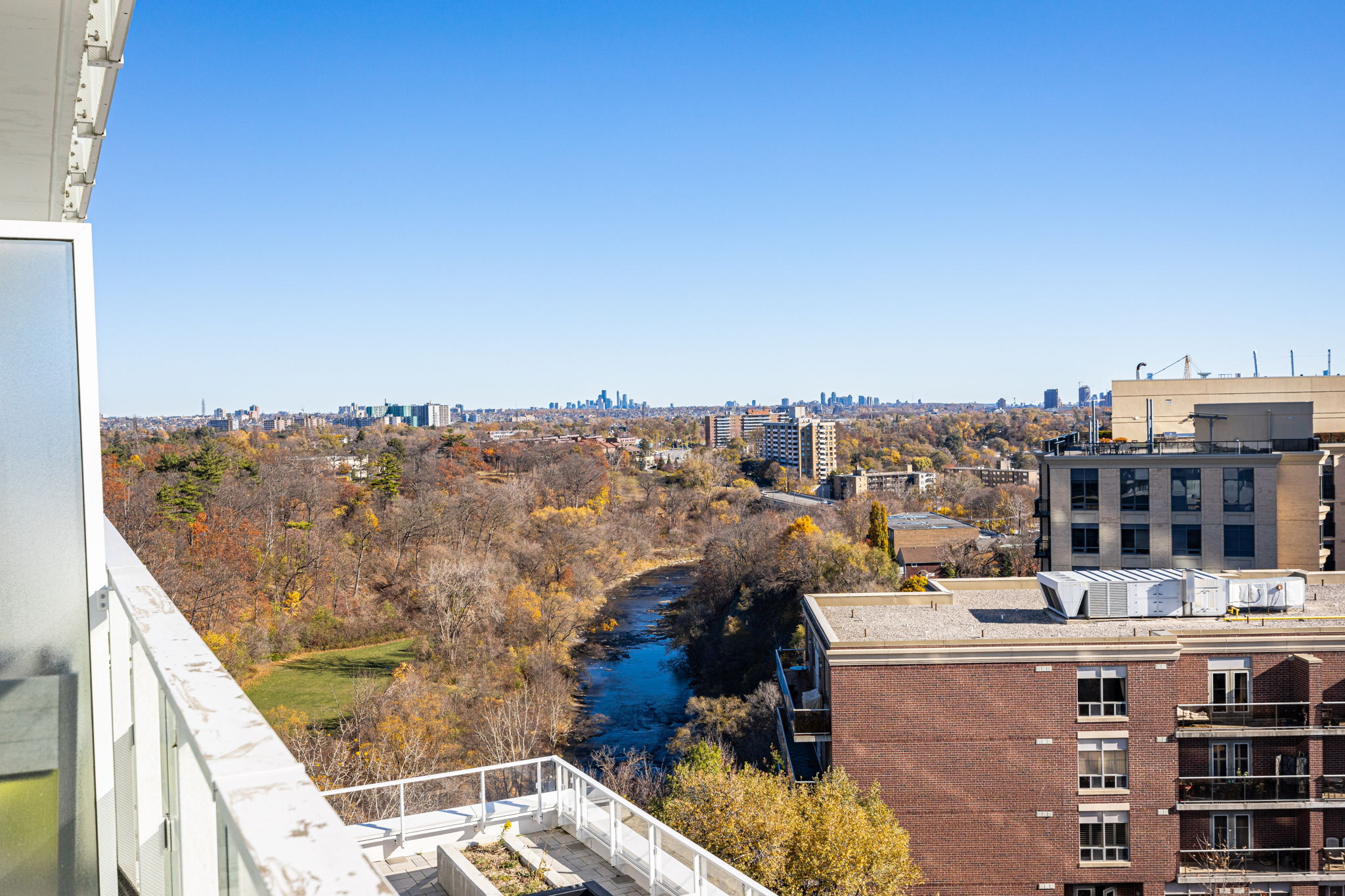 Toronto property showcase — delivered property photograph 35