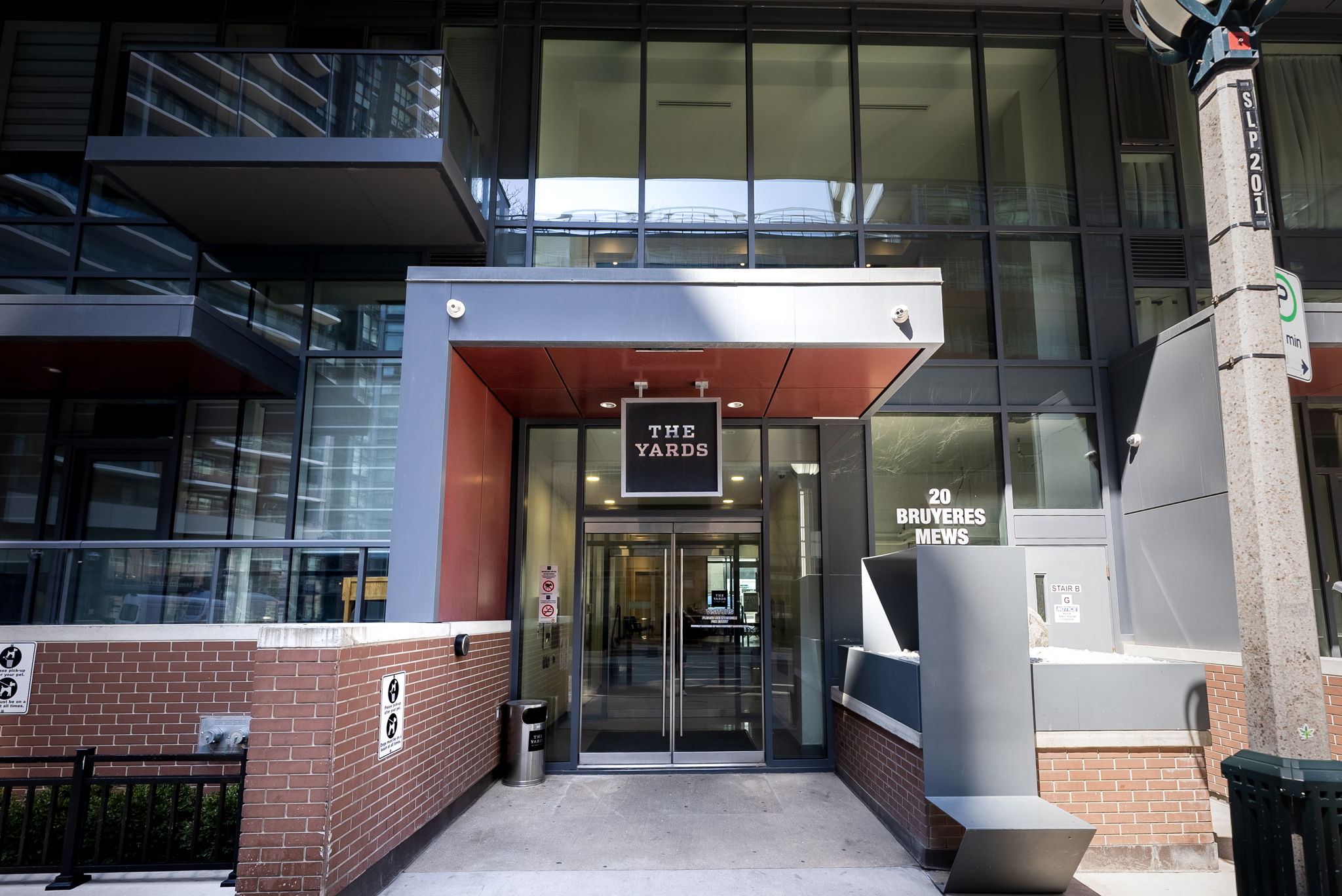 20 Bruyeres Mews 813, Toronto, ON M5V 0G8 Media Spotlight