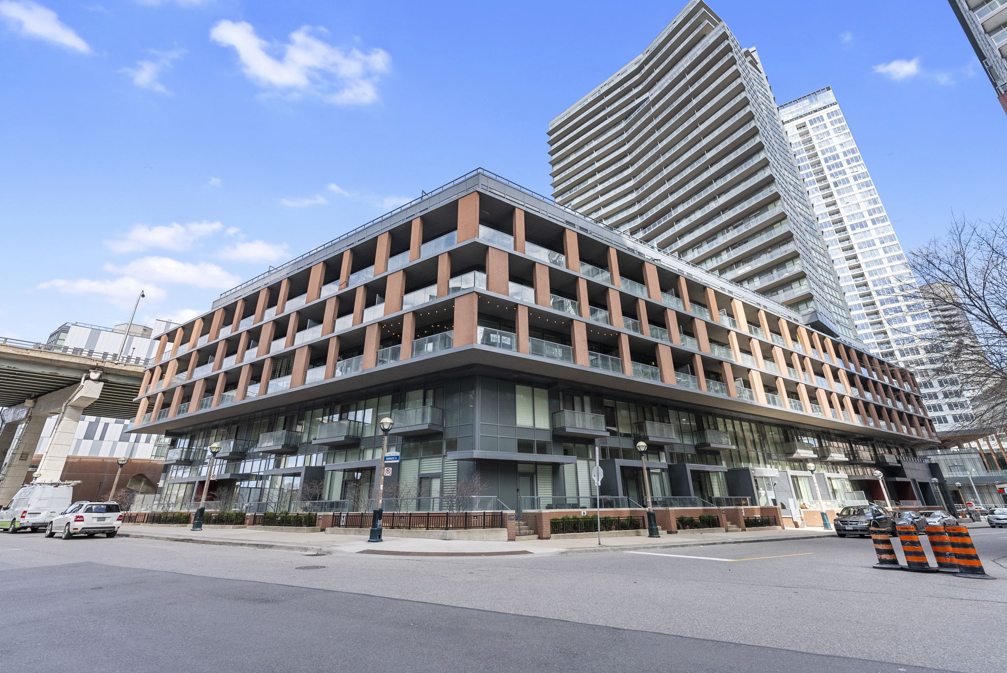20 Bruyeres Mews Unit 1509 Toronto, ON M5V 0G8