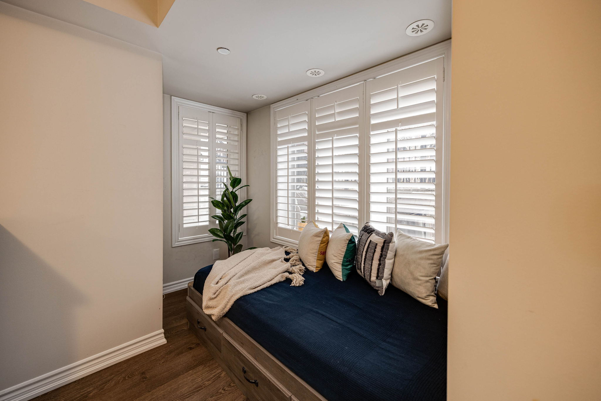Toronto property showcase — delivered property photograph 19