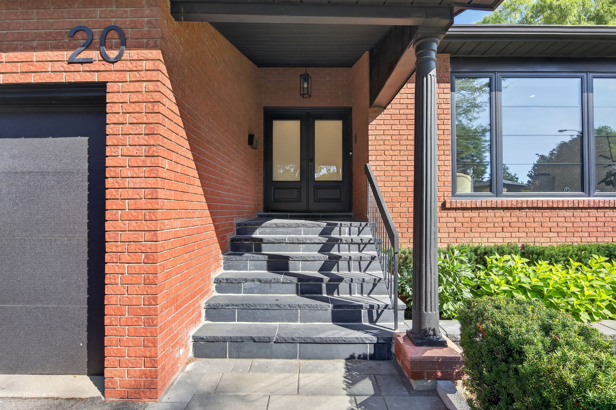 20 Gladiola Ct Toronto, ON M3H 5X6