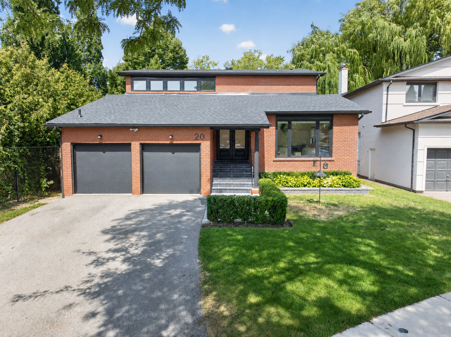 20 Gladiola Ct Toronto, ON M3H 5X6