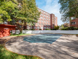 20 Hammond Pond Pkwy unit 401 Newton MA-50