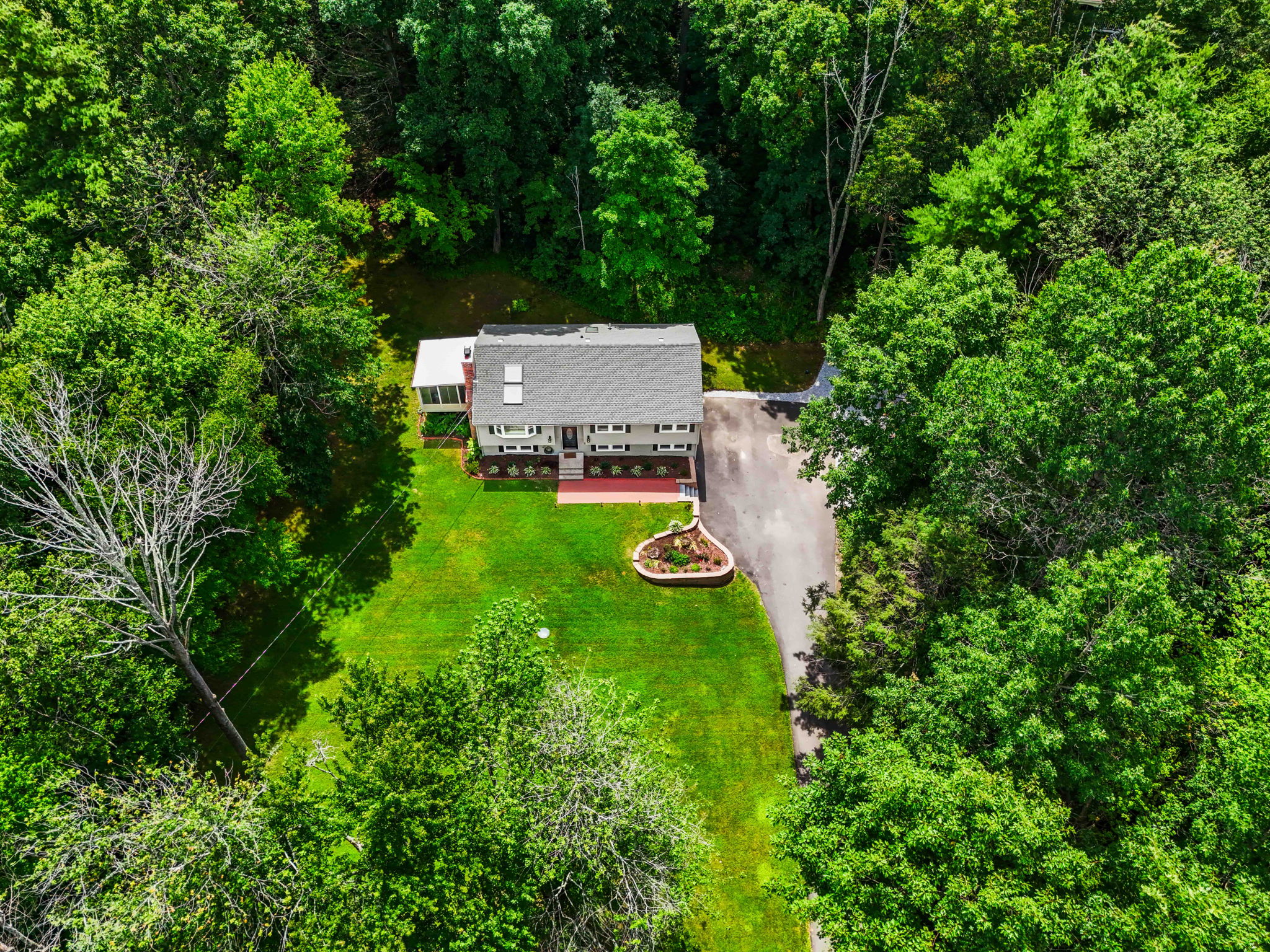20 Hawkview Rd, Hudson, NH 03051, USA Photo 4
