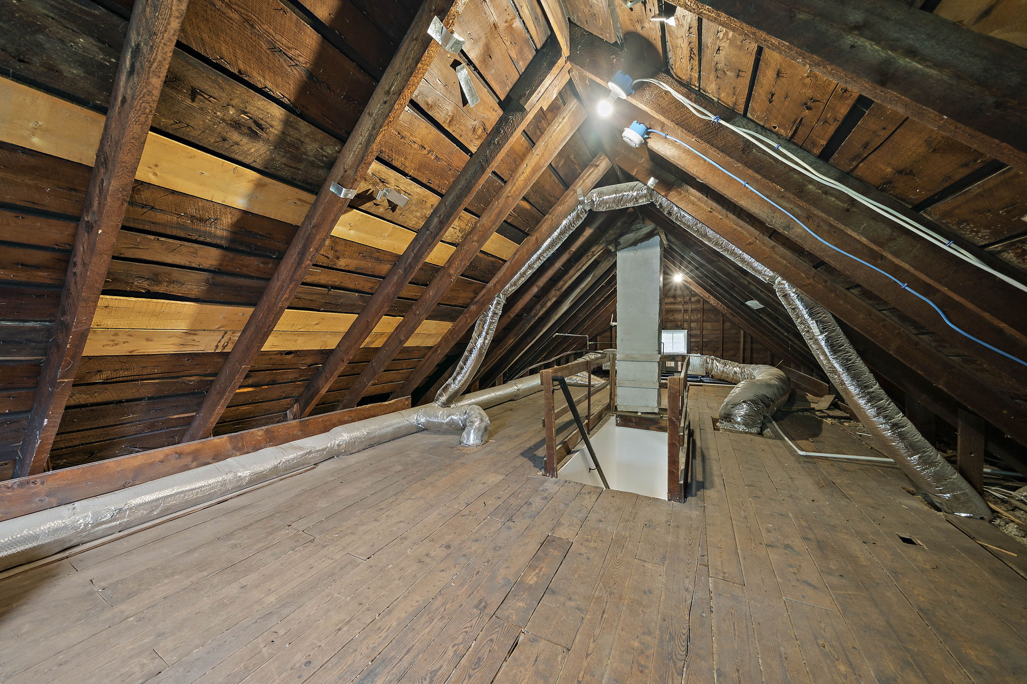  Photo 40