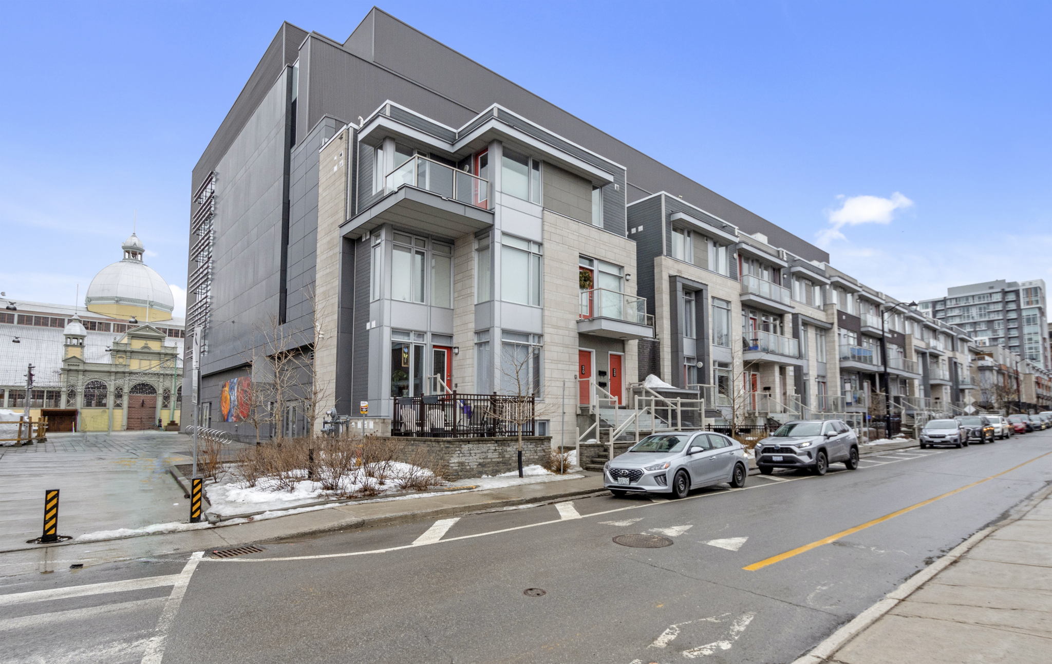 20 Holmwood Ave, Ottawa, ON K1S 2P1 Tezz Photography