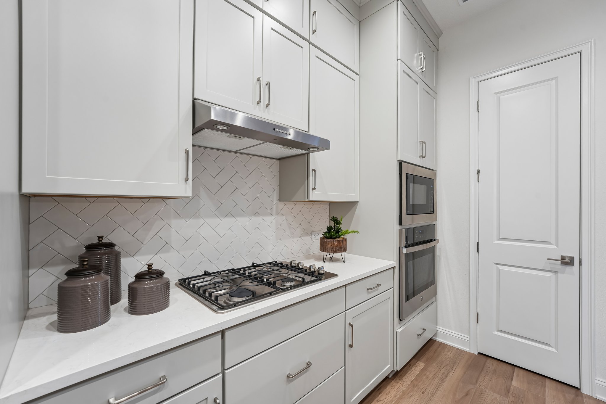 Islington Ln-S2806-015.jpg