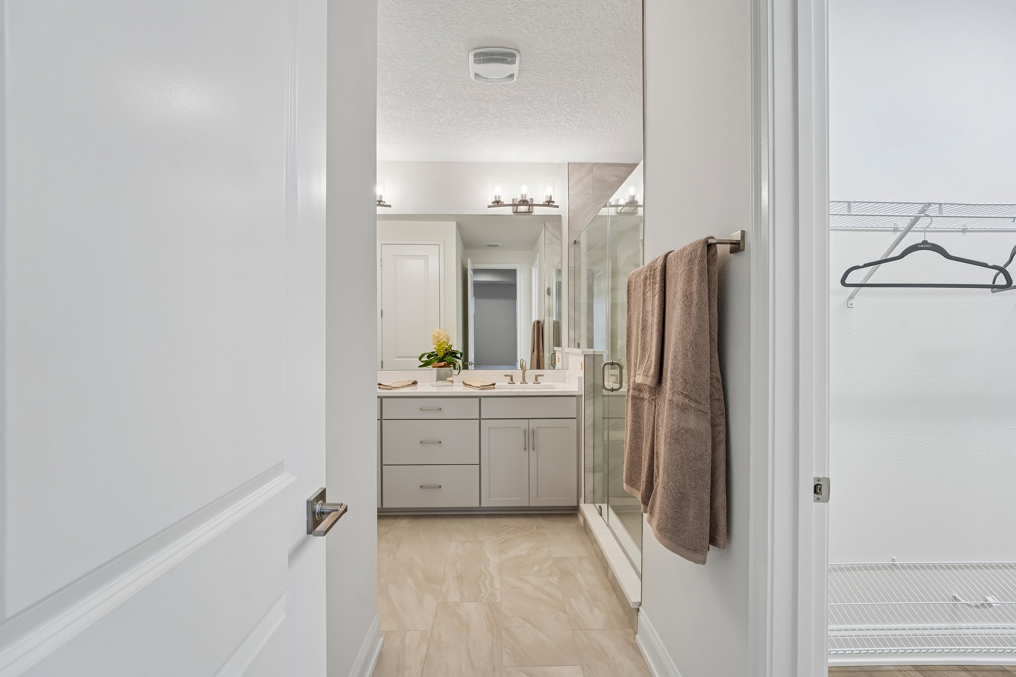 Islington Ln-S2806-022.jpg
