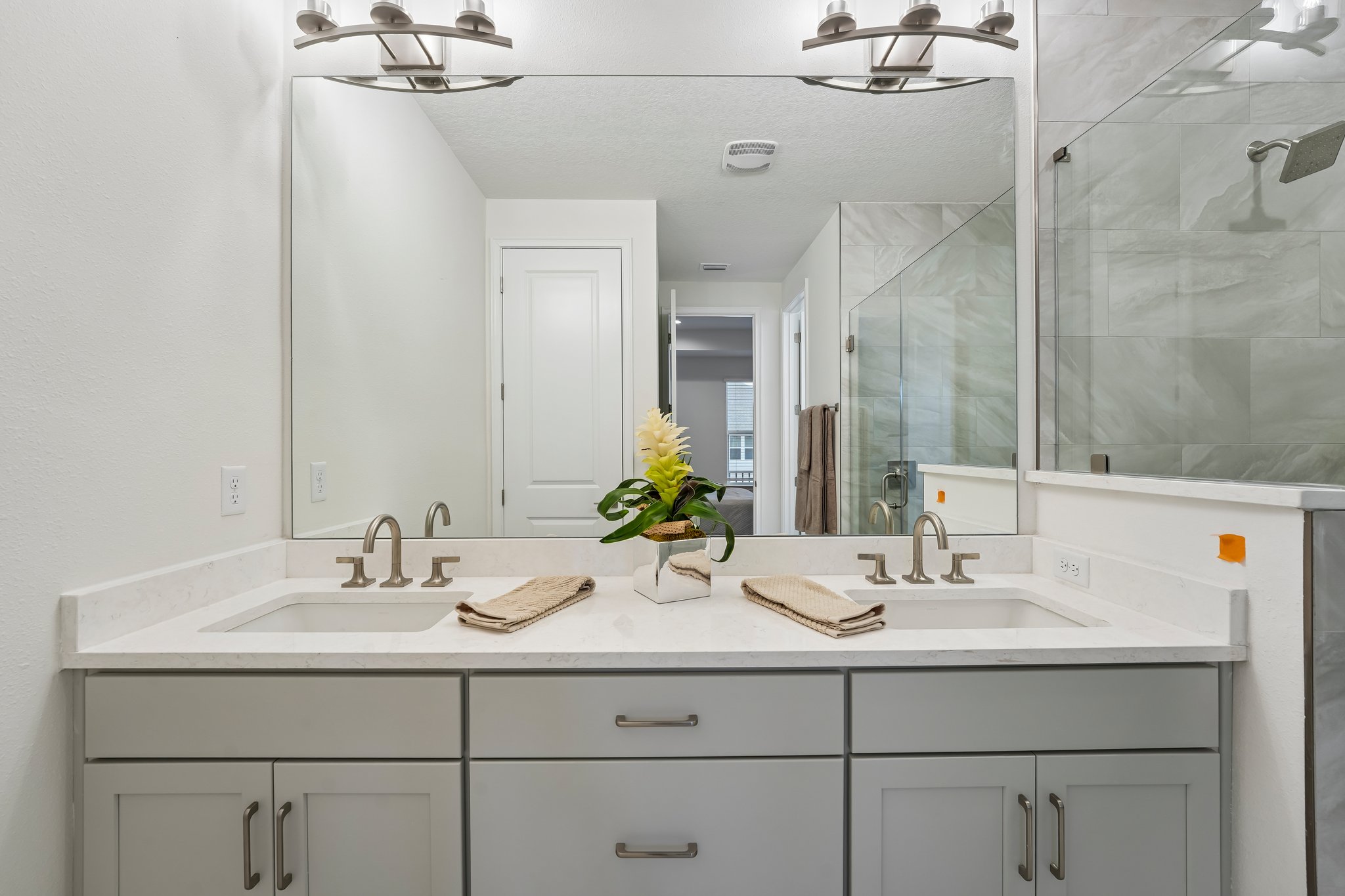 Islington Ln-S2806-023.jpg
