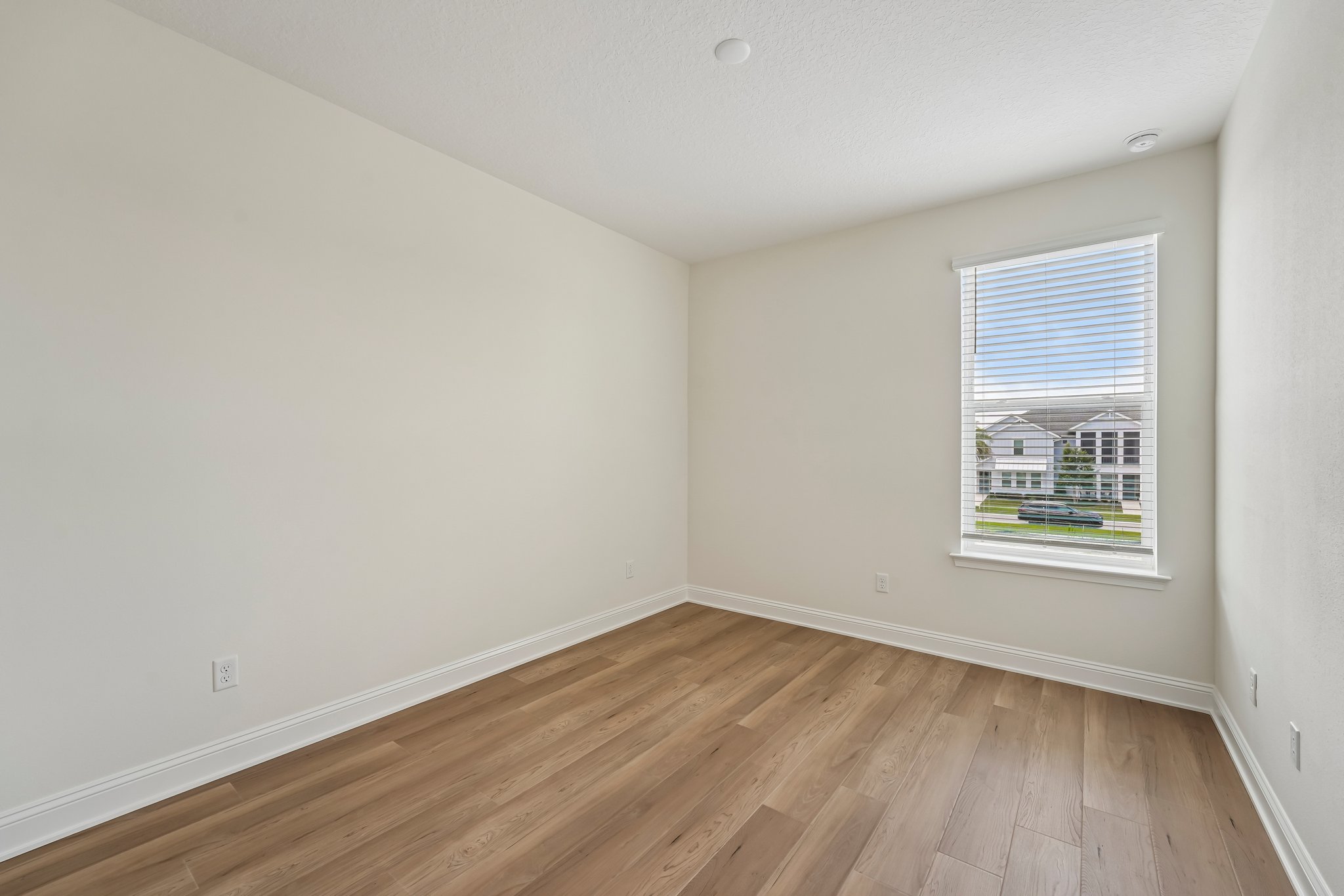 Islington Ln-S2806-030.jpg