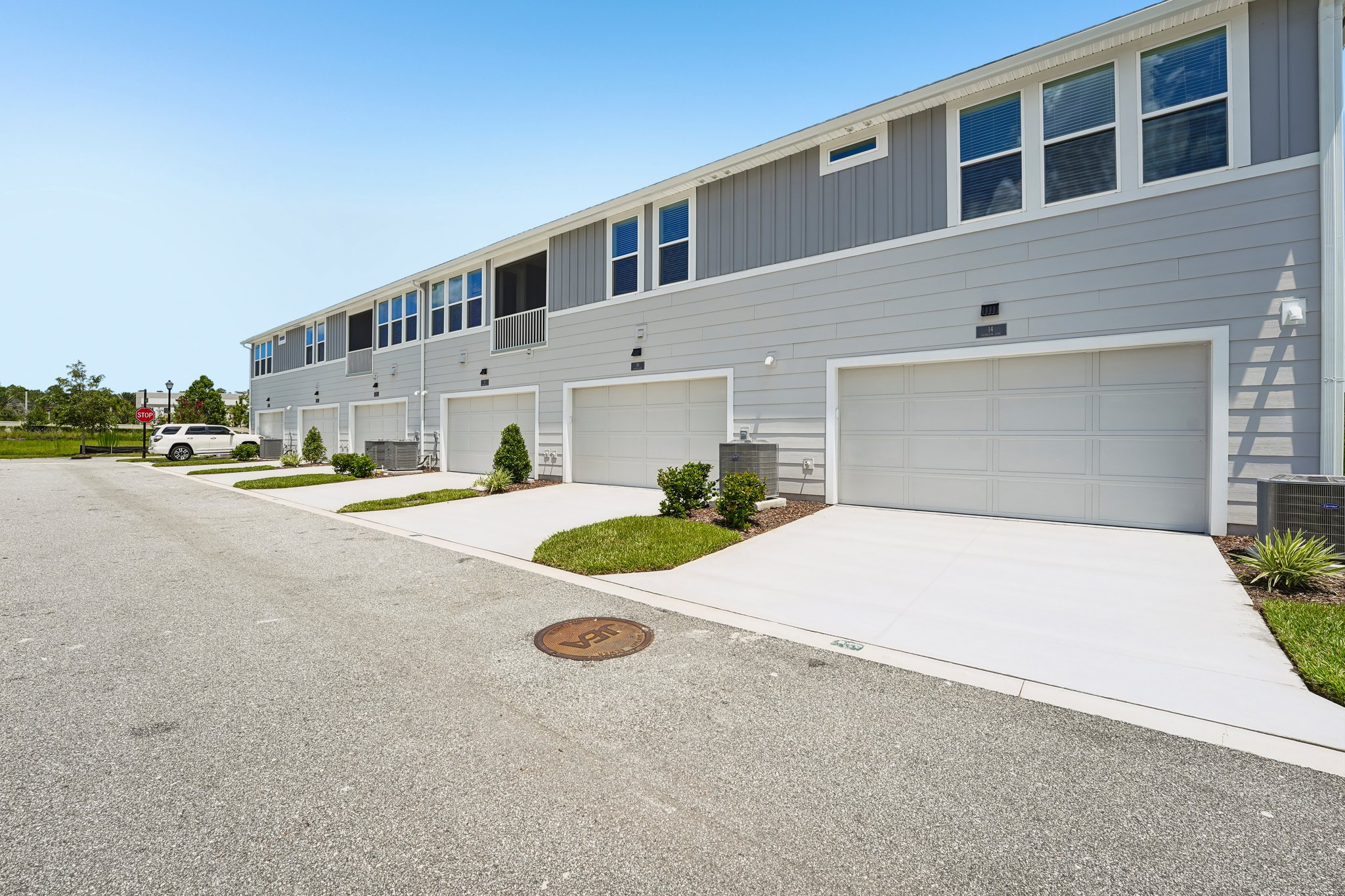 Islington Ln-S2806-037.jpg