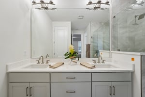 Islington Ln-S2806-023.jpg