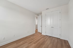 Islington Ln-S2806-029.jpg