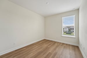 Islington Ln-S2806-030.jpg
